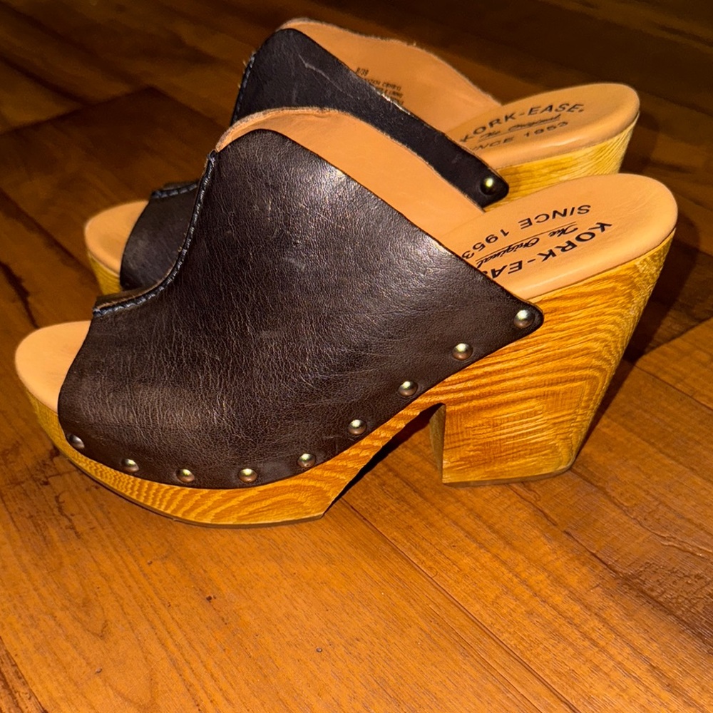 Kork-Ease Black Leather Mules - Picture 3 of 5